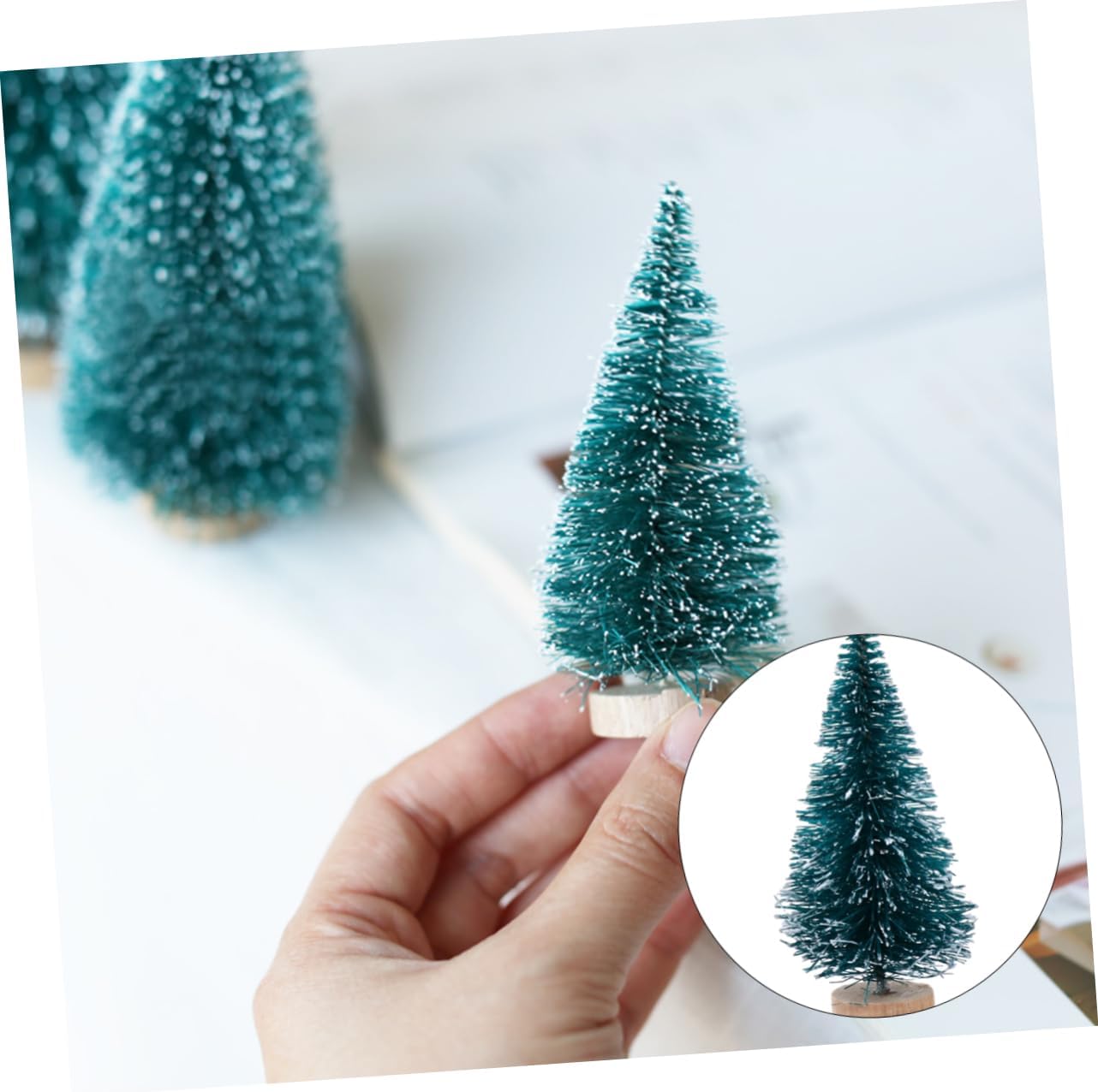 40pcs Christmas Tree Miniature Christmas Figurines Ornament Accessories Sisal Silk Dining Table
