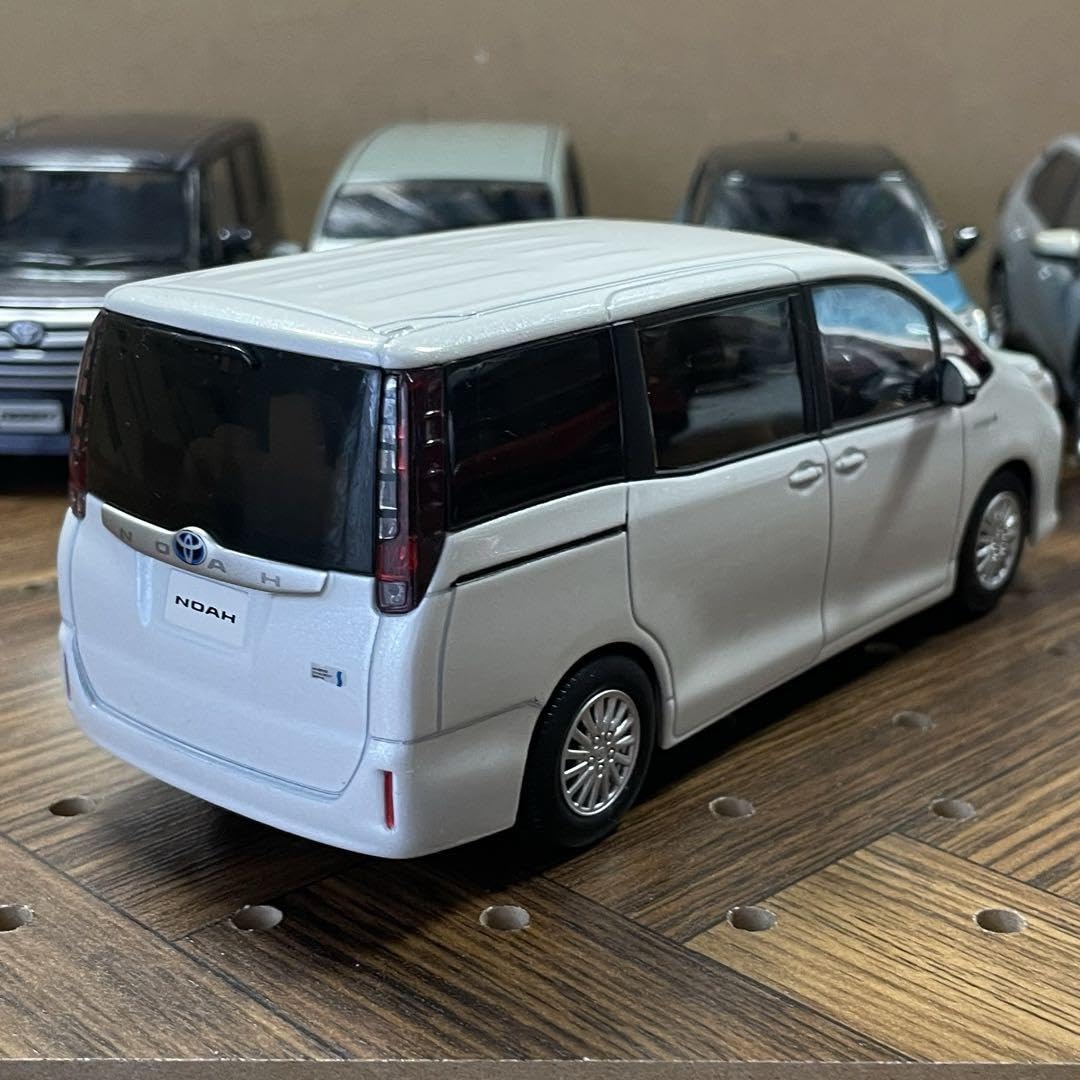 Amazon.co.jp: トヨタ 80前期ノア ホワイトパールクリスタルシャイン