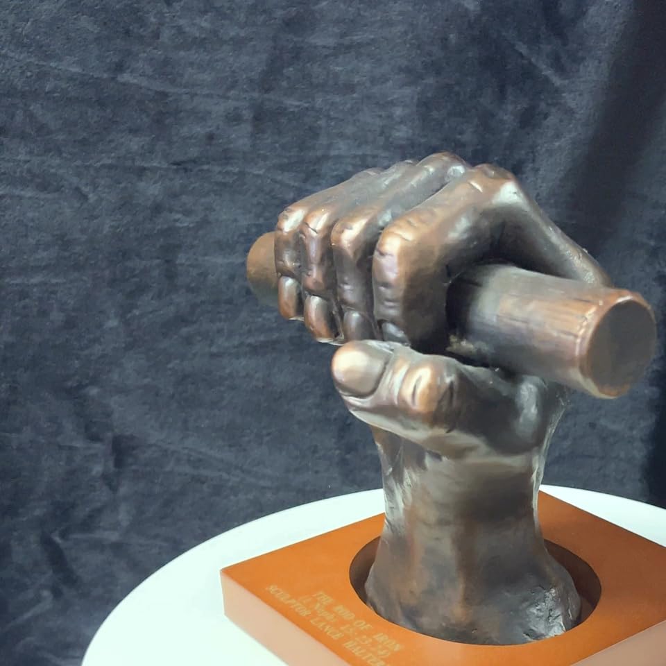 Estatua One Moment In Time 6.5” tono bronce base madera miniatura 5