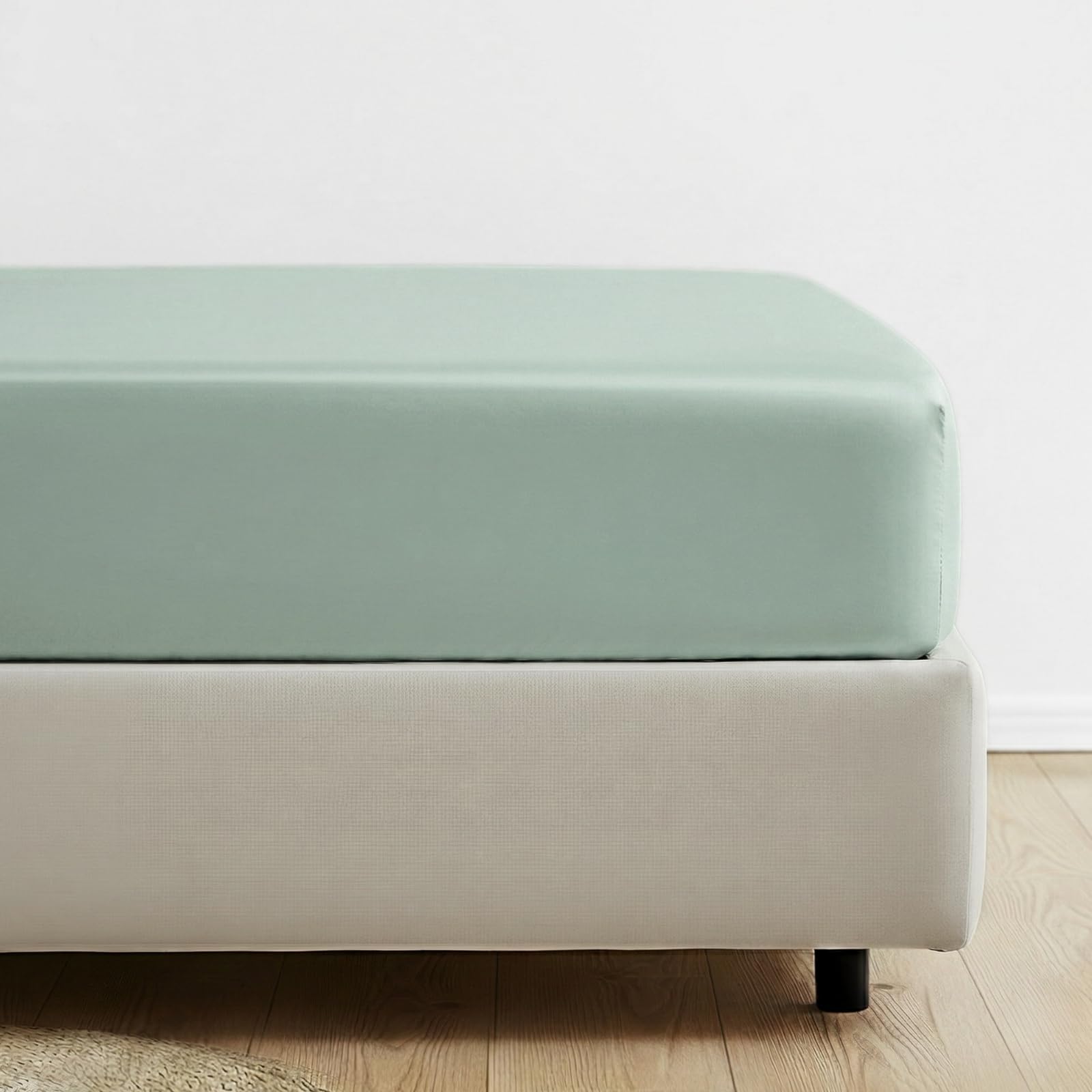 SALADHOUSE Spannbettlaken 180x200 Grün mit extra tiefen Taschen (bis 30cm) 360° Gummizug I Straffer Sitz ohne Verrutschen I Boxspring Spannbetttuch aus Ägyptischer Baumwolle Satin I ÖKO-TEX Bettlaken