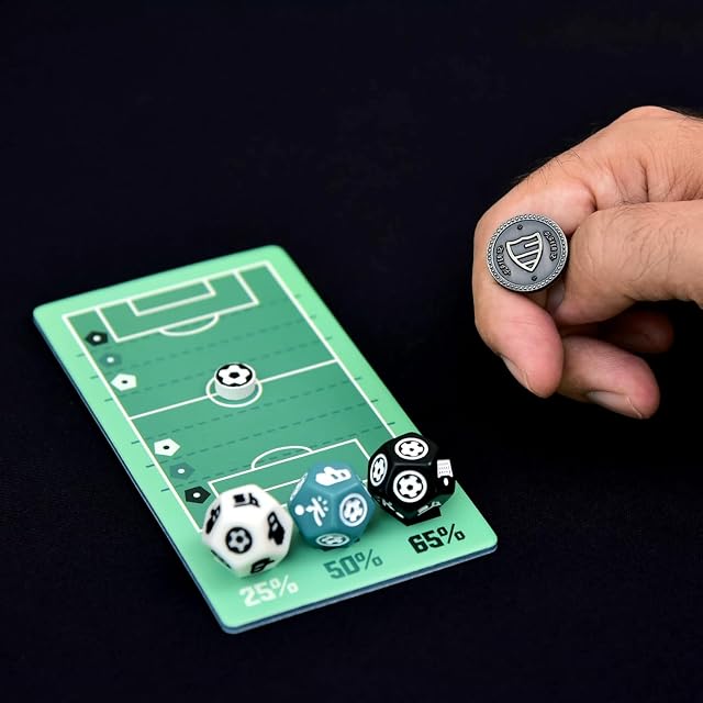 Foto 3 de 8 de Player 12 - Juego de mesa de Fútbol, con Cartas y Dados para marcar Goles, fácil de aprender, rápido…