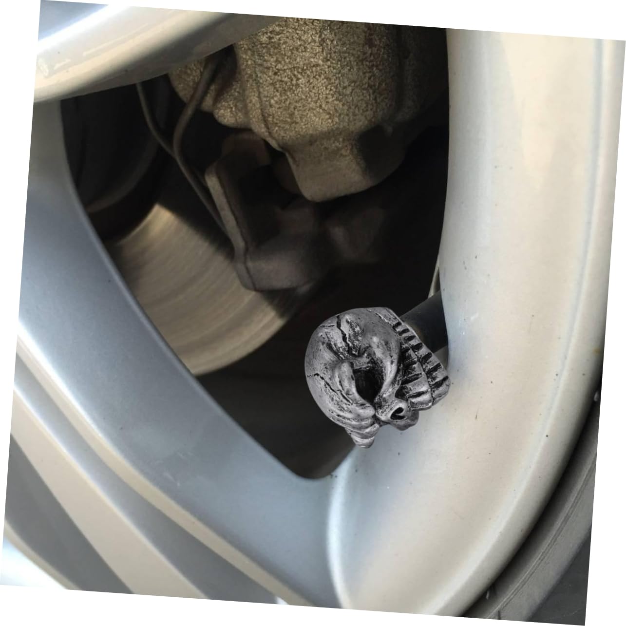 PRETYZOOM 3 Sets Motorradkappen -Design Reifenvorbaukappen Zum Aufpumpen Von Fahrrädern Geister-mundabdeckung Sichere Fahrradreifenkappen Silber
