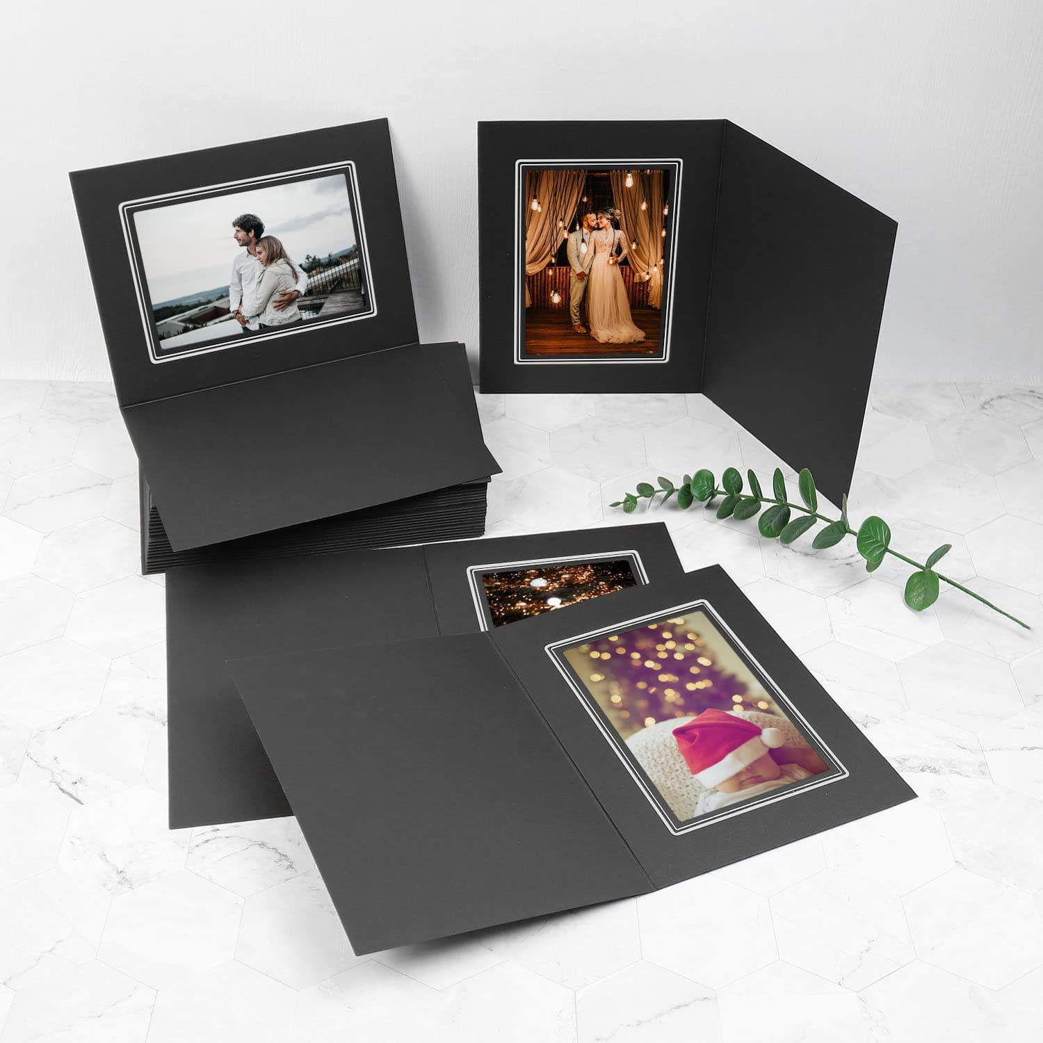 Golden State Art, Confezione da 100 raccoglitori per foto, 10 x 15 cm, colore: nero con fodera argentata