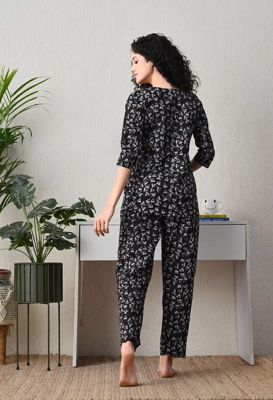 Image of Ichaa Women's Cotton Printed Round-Neck Night Suit Set with Pocket