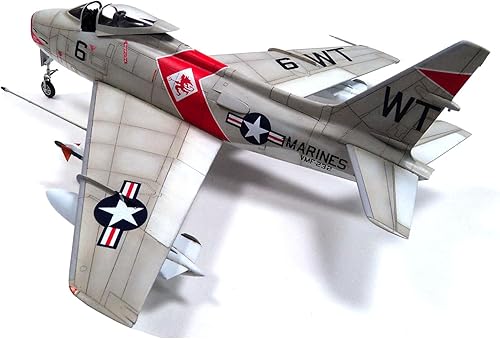 Fighter 3D Puzzles - Kits de modelos de plástico, escala 1/48 FJ-4 Fury Fighter, juguetes para adultos y regalo, 9 x 9.8 pulgadas
