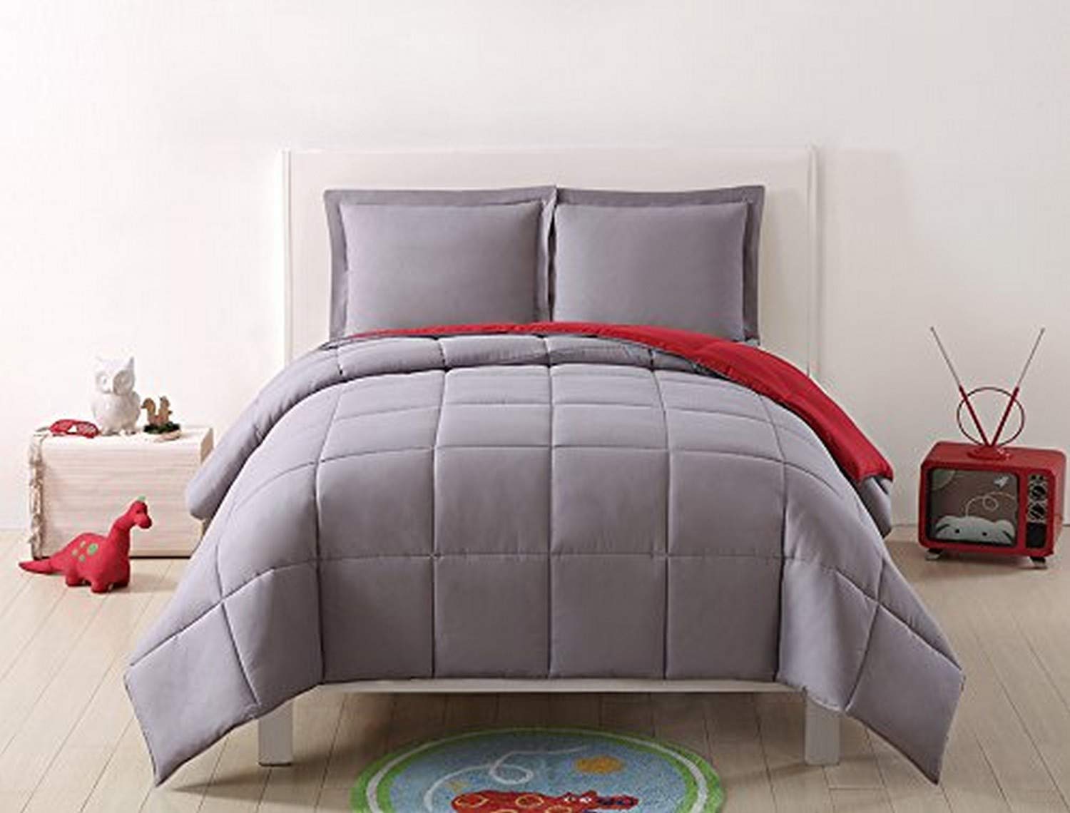 Photo 1 of -USED- Laura Hart Kids Solid Grey and Red Reversible Comforter 