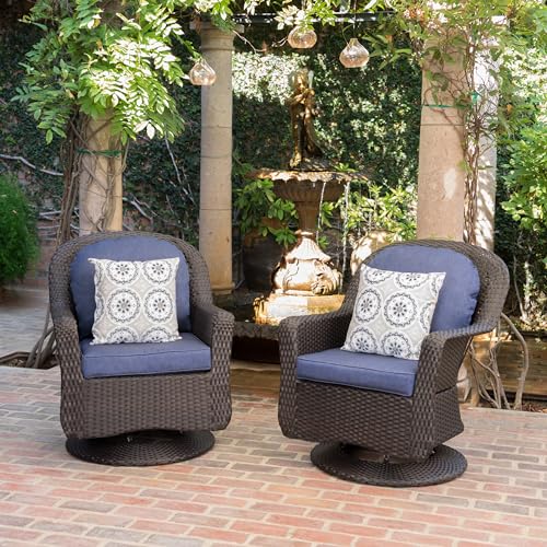 GOWE Liam Swivel Club Chair