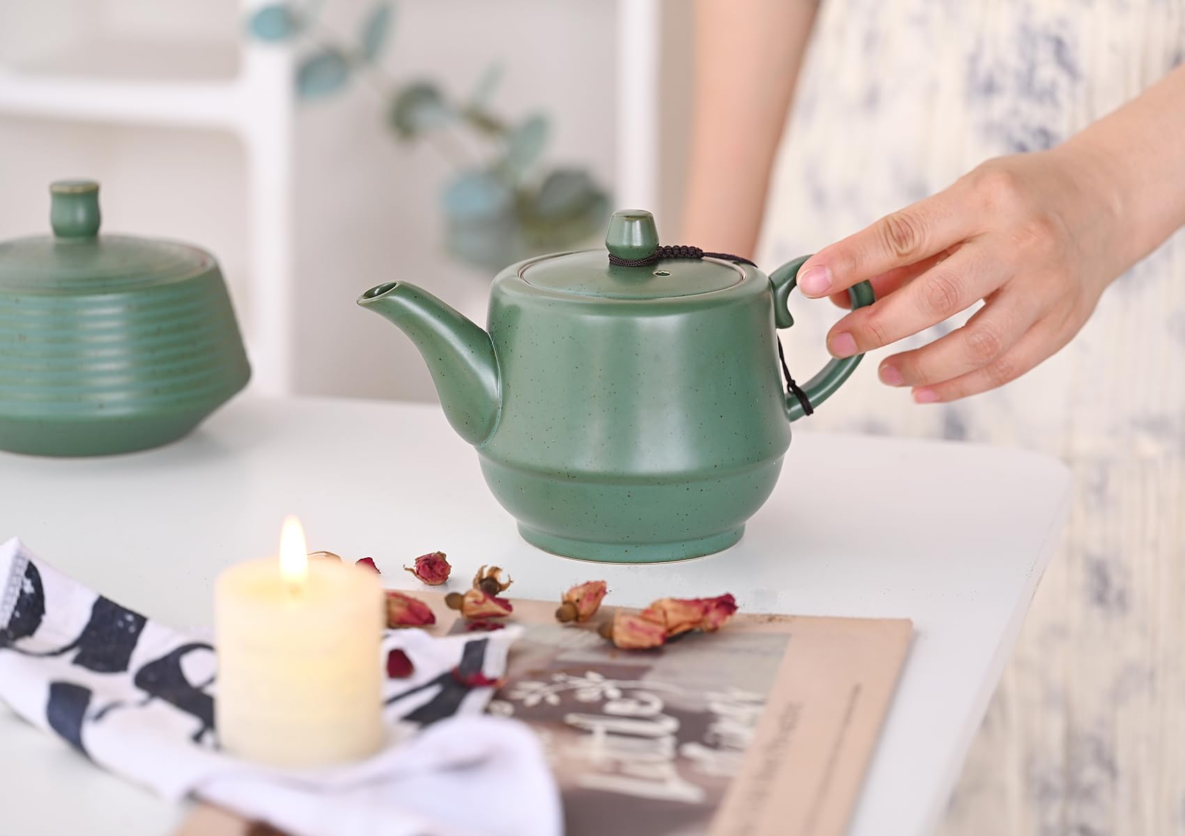 Théière en Céramique de Style Rural avec Infuseur en Acier Inoxydable 450 ml - Théière en Porcelaine pour Thé en Fleurs et Thé en Vrac (Vert)