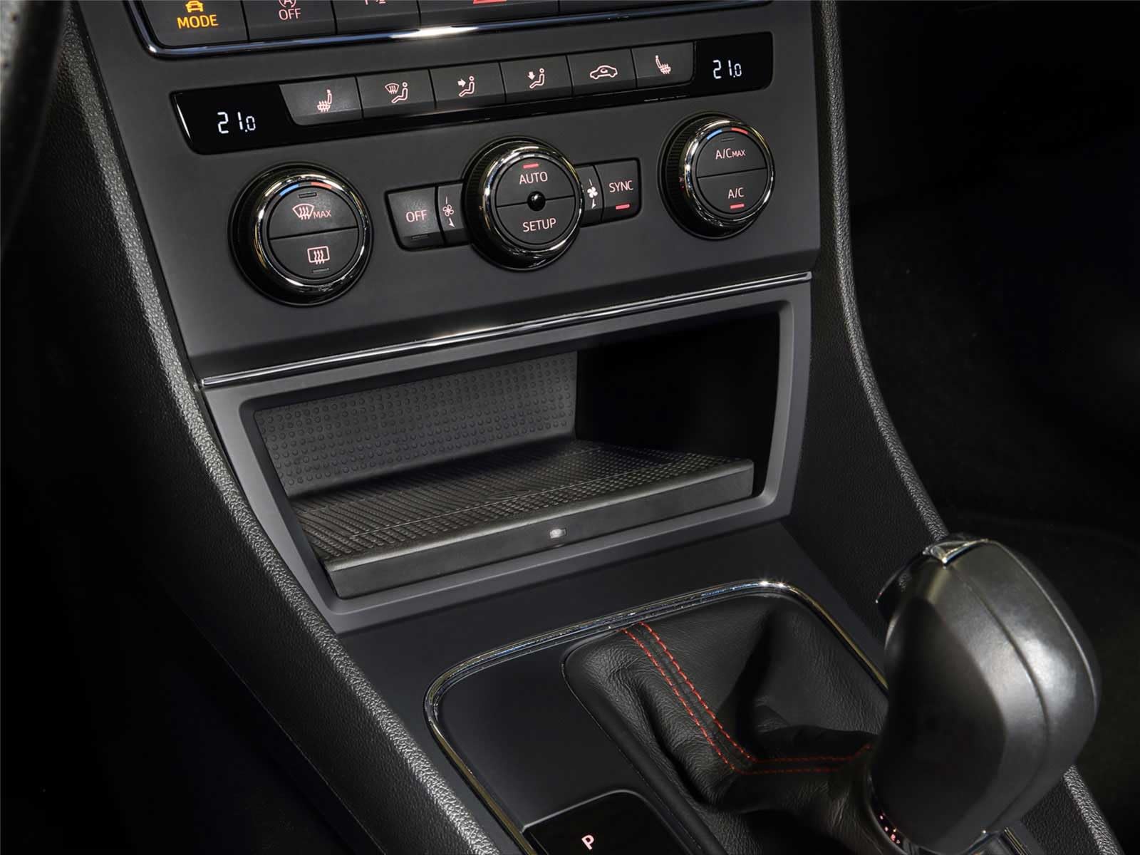 INBAY Uchwyt samochodowy na telefon komórkowy, 10 W, indukcyjny/bezprzewodowy, pasuje do Seat Leon (5F) 11/2012-12/2016 - uchwyt samochodowy akcesoria do wnętrza - Qi