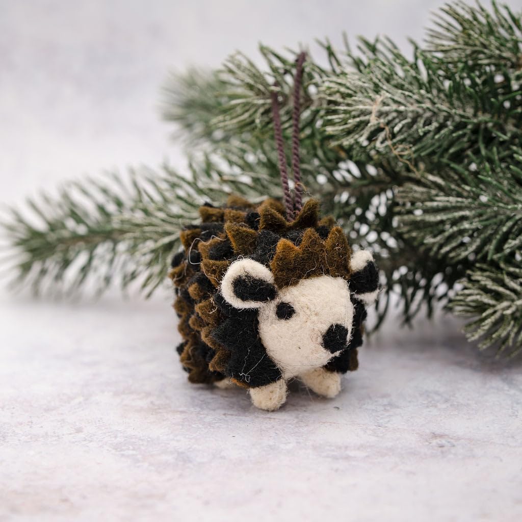 Arthur Cameron – Handcrafted Felt Hedgehog Christmas Tree Decoration – Charming Vintage Christmas Decorations for a Festive Holiday Home