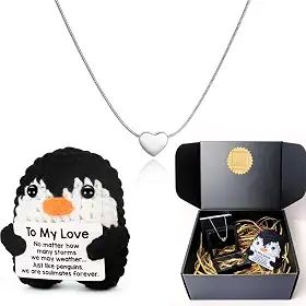 Presente Feminino Romântico Inesquecível Namorada Esposa Dia dos Namorados - Kit Pinguim de Crochê e Colar de Coração em Aço Inoxidável - Embalagem Premium para Surpreender