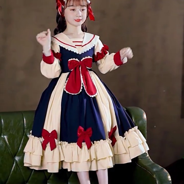 Beautiful girl little Lori princess skirt on Amazon Live