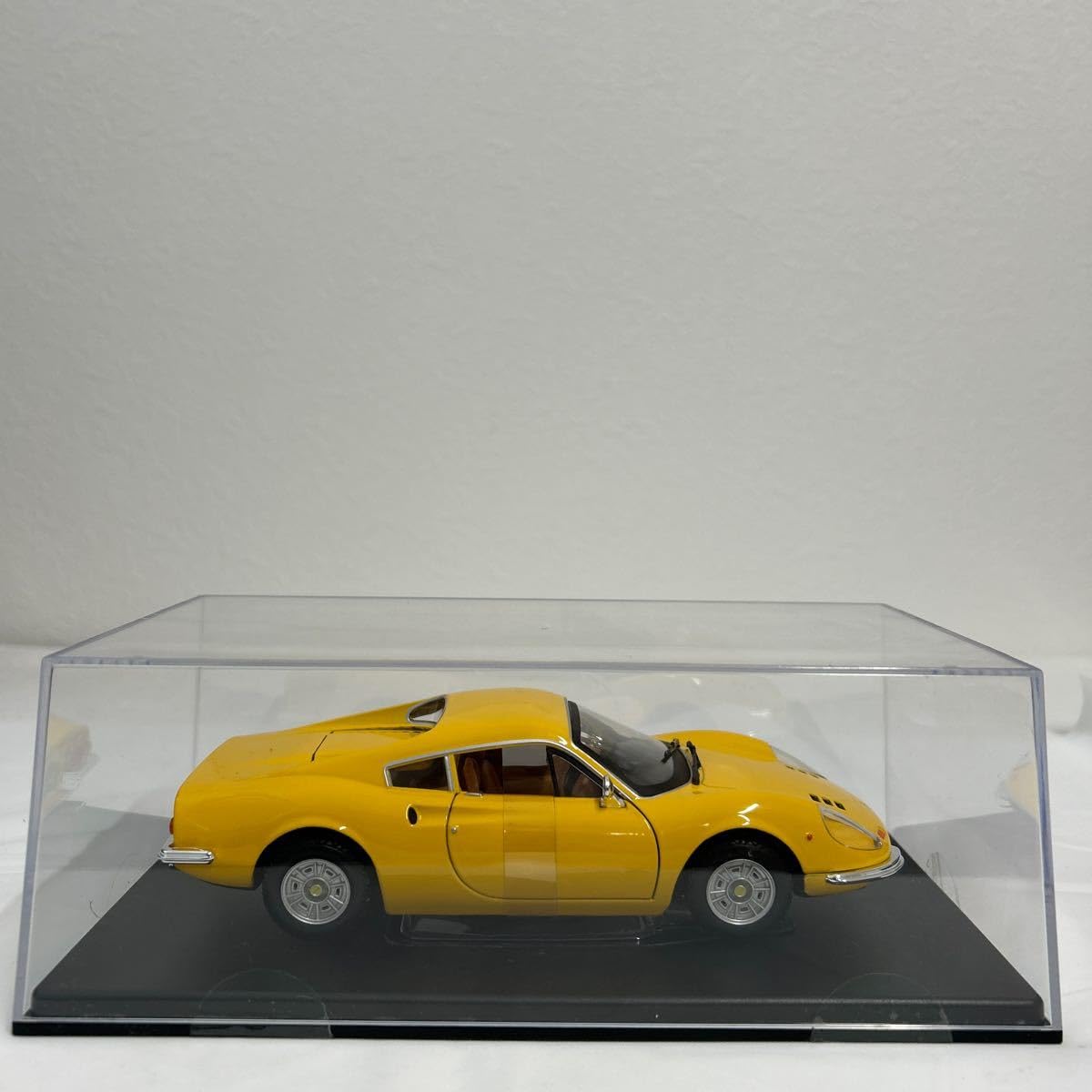 Ferrari Dino 246 GT 1969 イエロー ミニカー Ferrari Dino 246 GT 1969 イエロー ミニカー