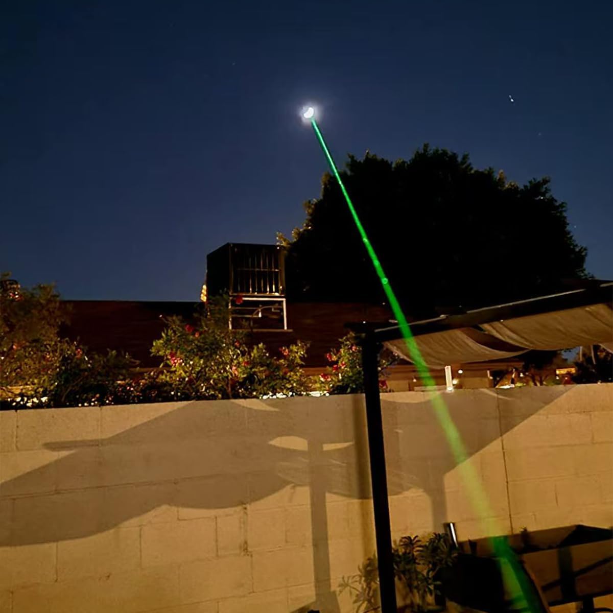 IVVTRYI Long Range High Power Tactical Green Beam Flashlight Laser Pointer rechargeableUSB Laser Pointer Cat Toys with Star Cap Adjustable Focus for Teaching Outdoor Hunting
