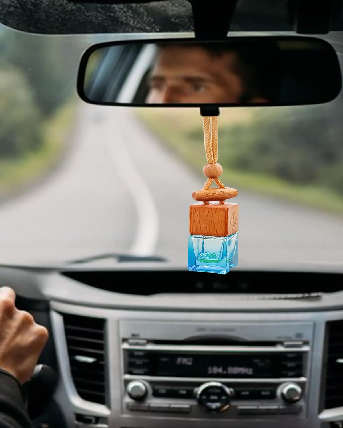 ikeda fragrance Ambientador de coche de 8 ml, fragancia de larga duración de 45 días, botellas difusoras colgantes para automóviles, elimina el olor del aire fresco para hombres (1 unidad, sándalo)