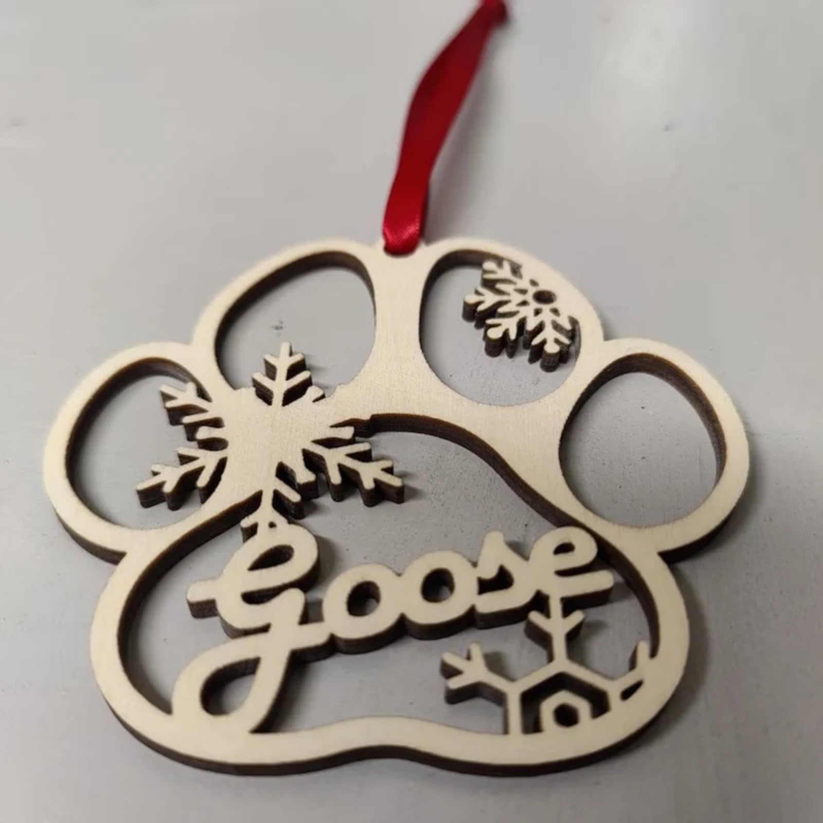 Decoración personalizada para árbol de Navidad, diseño de pata de perro, con diferentes nombres, para colgar en el árbol de Navidad, adornos de madera para envolver regalos (20 unidades)