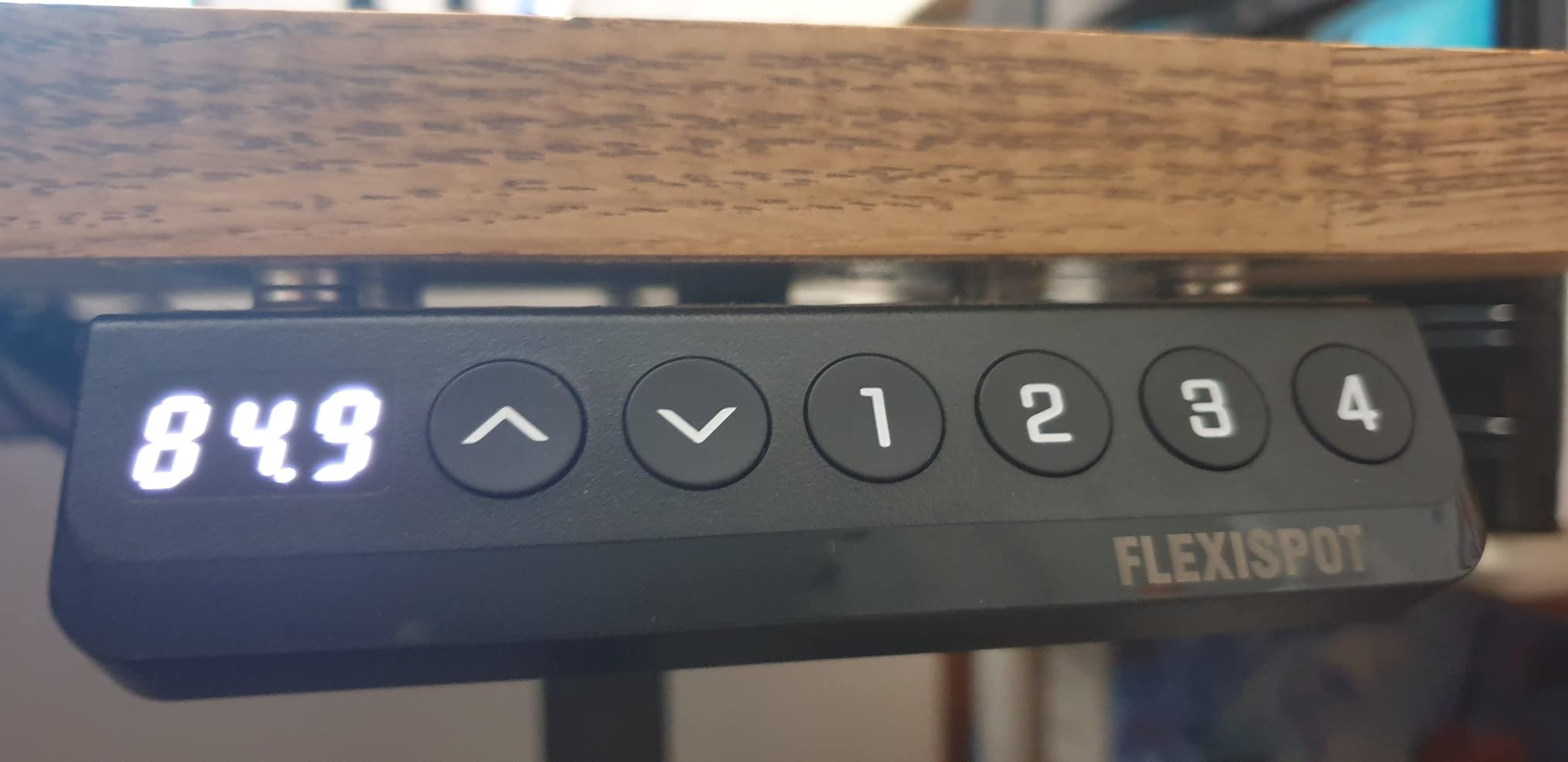 Excellent bureau motorisé mais un peu cher et quelques bugs parfois