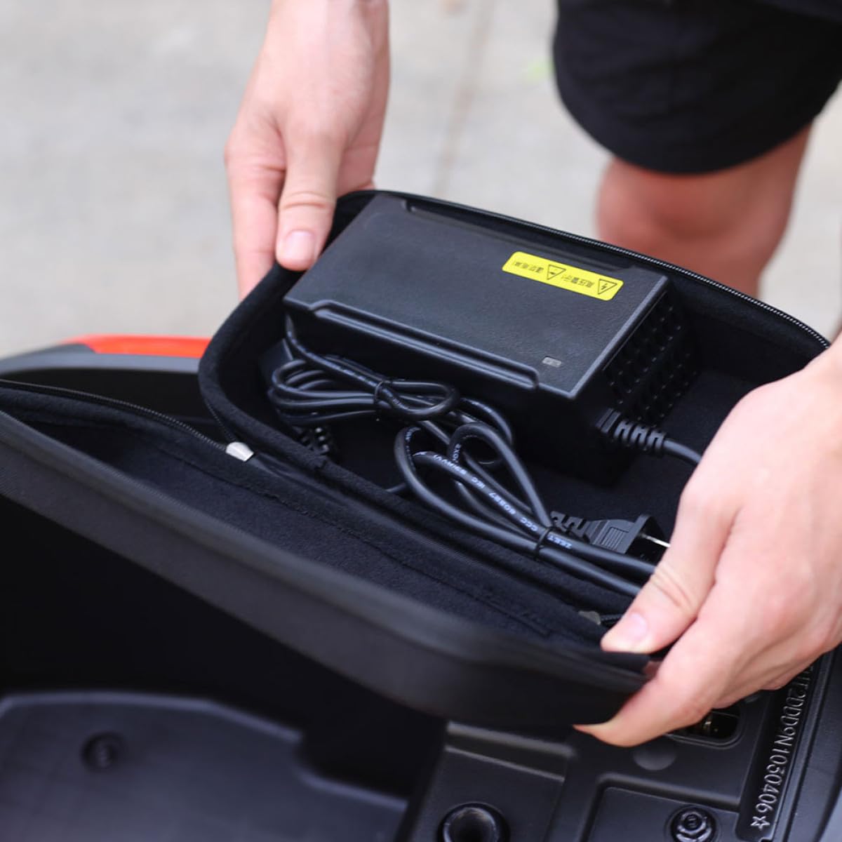 Pack Organizer Tasche für Ladegeräte von Elektrofahrzeugen, Schwarz | Polyester und Eva, Harte Hülle mit Stoßschutz, für E-scooter und Handtasche, 2 Stück