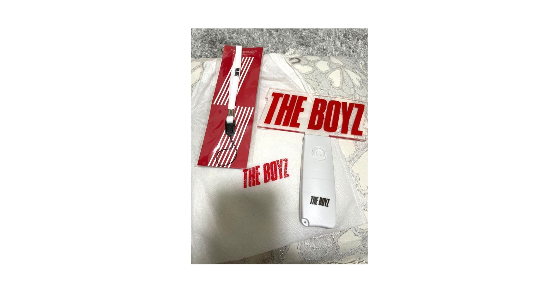 THEBOYZ ペンライト Amazon.co.jp: THE BOYZ - OFFICIAL LIGHT STICK 公式 ペンラ