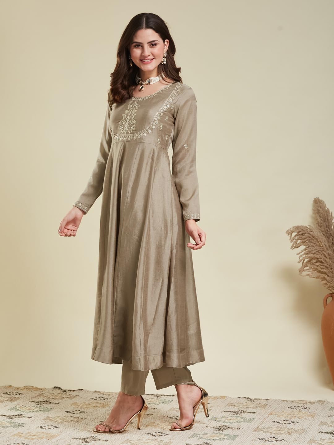 MOKOSH Pantaloni Kurta Anakrali con ricamo in seta da donna con Dupatta