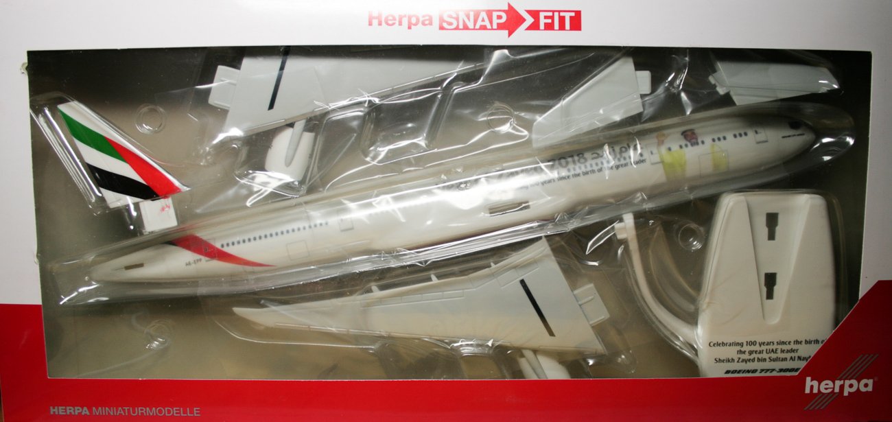 エミレーツ航空 ボーイング777-300ER 1:200 Emirates B777-300ER by Gemini200 / Unboxing & Review / A6
