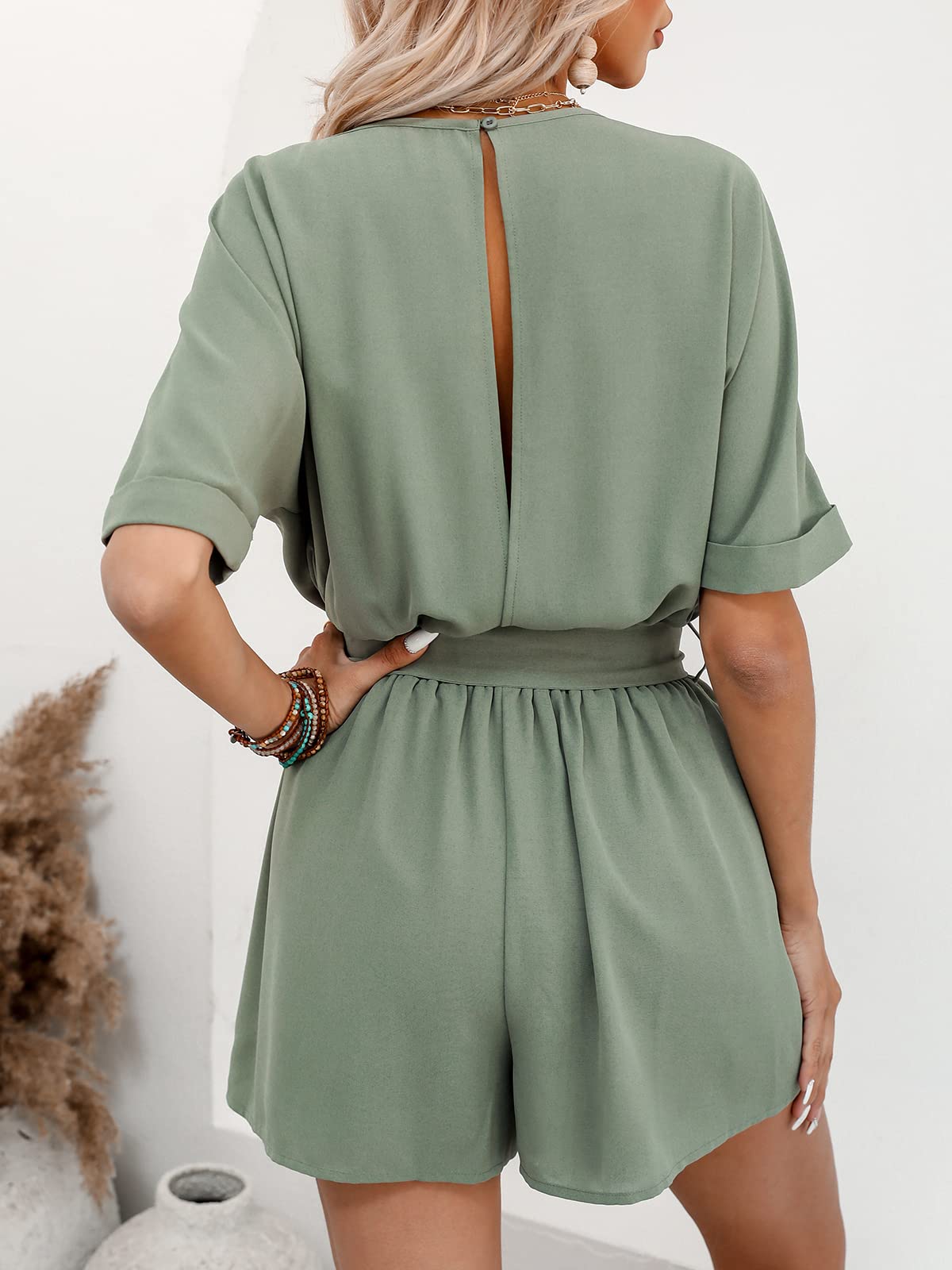CUPSHE Damen Jumpsuit Rundhals Kurzarm Rückenschlitz Weites bein Kurz Romper mit Taillenschnürung Sommer Hosenanzug Playsuit