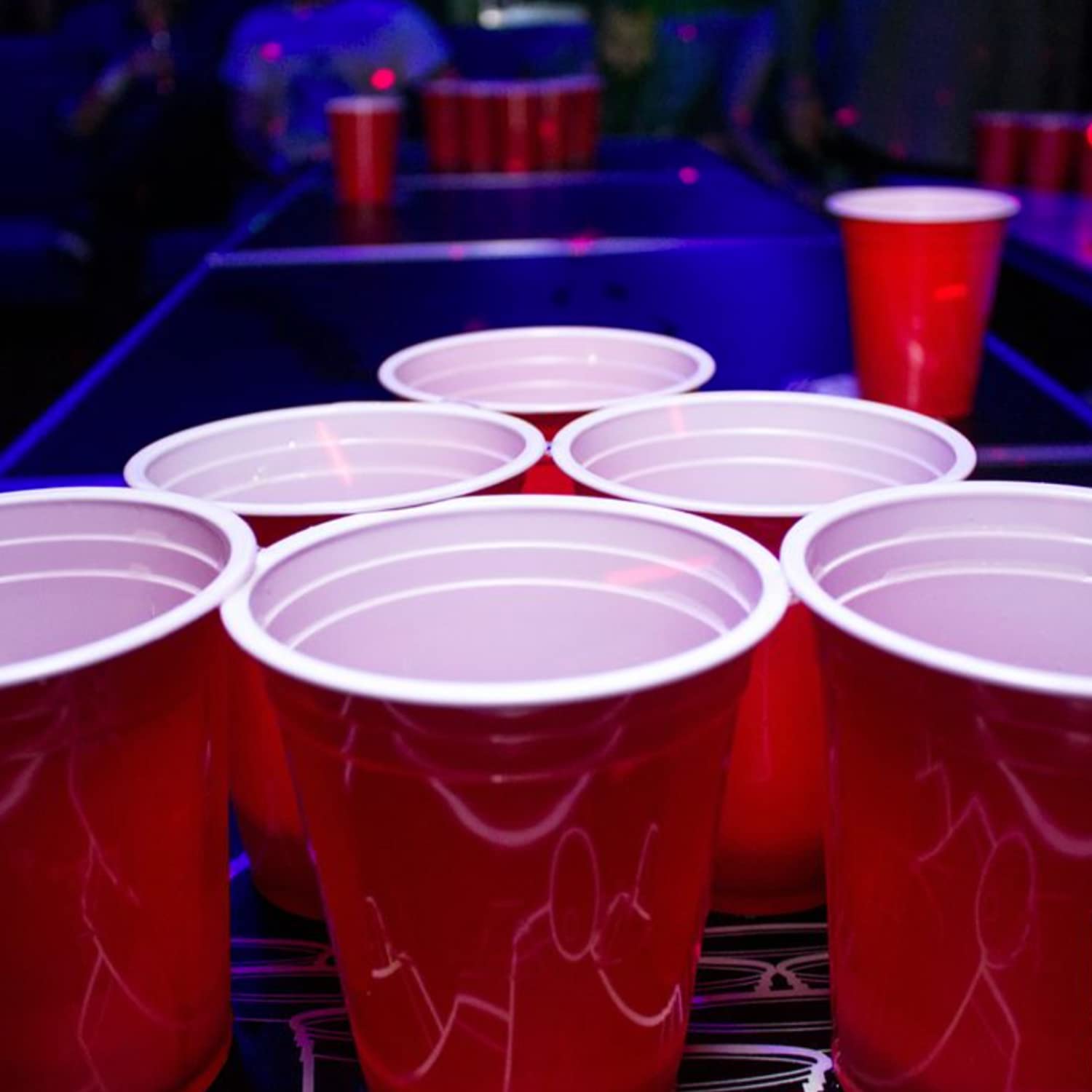 Originale Birra Pong Kit Ufficiale® | Confezione Completa di Birra Pong Ufficiale | 22 Coppe Rosso | 2 Pitch Rack | 4 Palle | Regole Ufficiali | Gioco di Bere | OriginalCup®