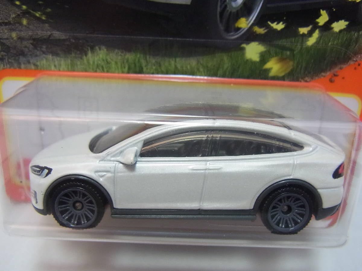 テスラX2台　TESLA MODEL X テスラ モデルX　マッチボックス　白２ 今月のマッチボックス】テスラモデルX （ホワイト）1/64 - YouTube