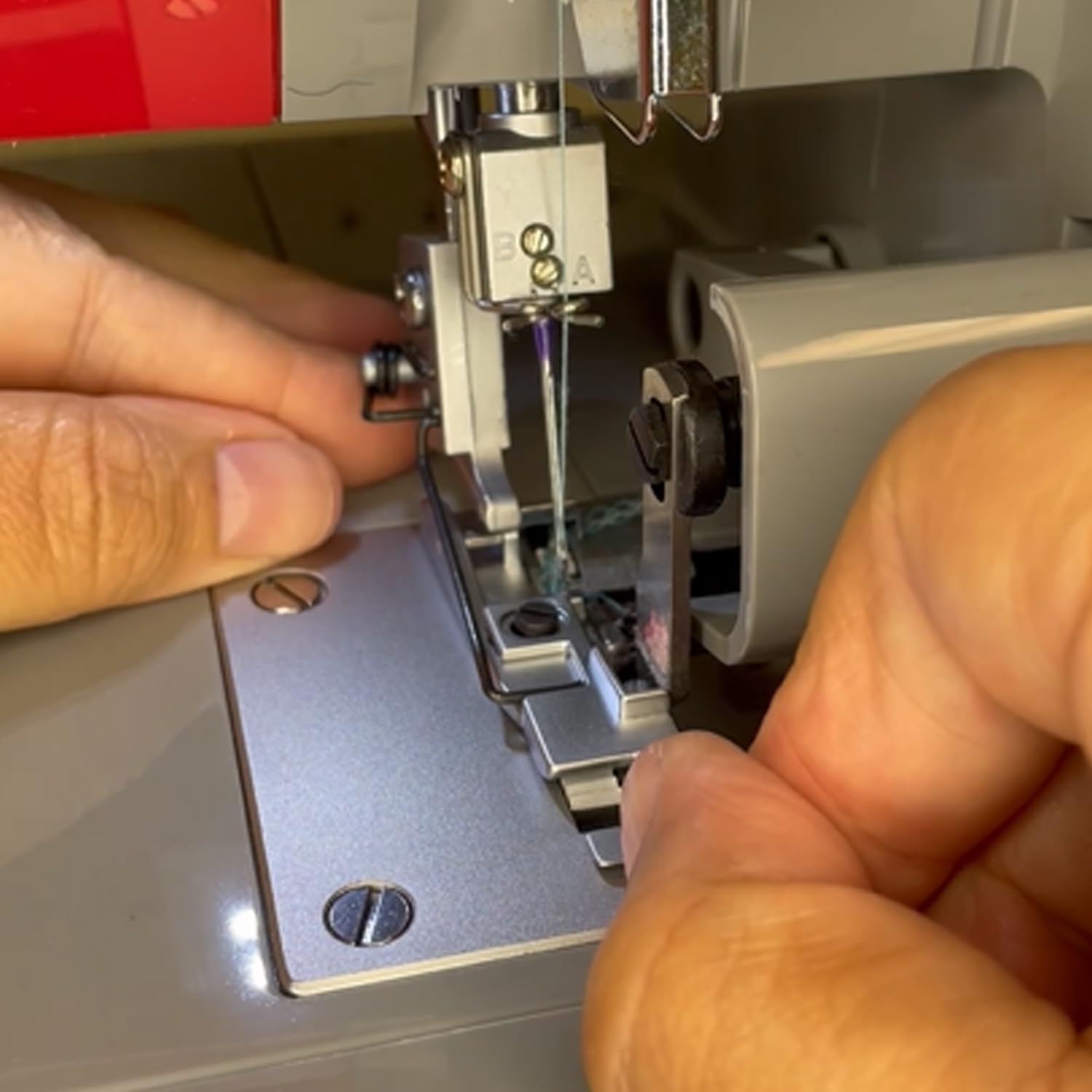 Singer Sewing Machine Blind-hem Foot — Amazon image 4
