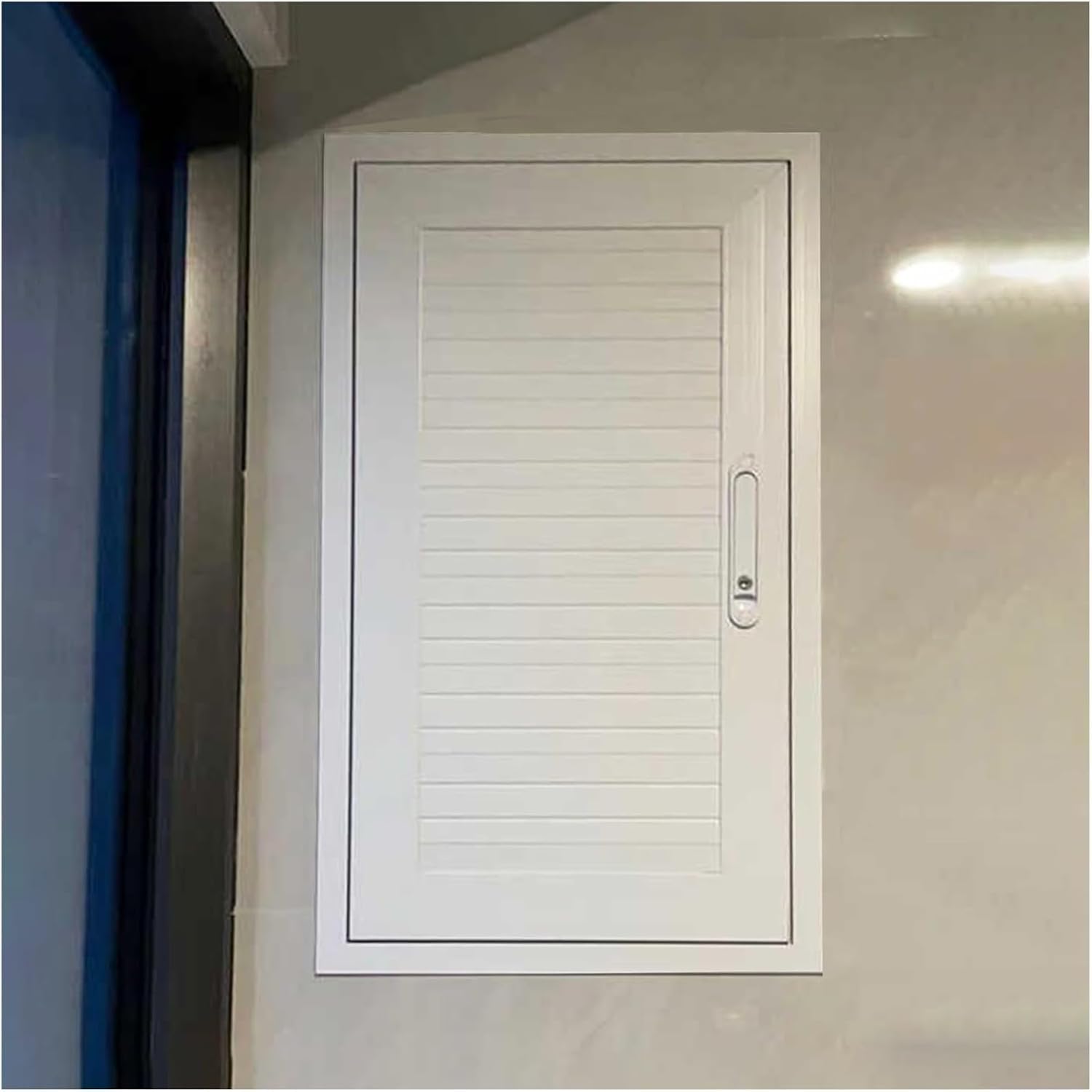 Panneau d'accès en métal avec installation facile pour murs