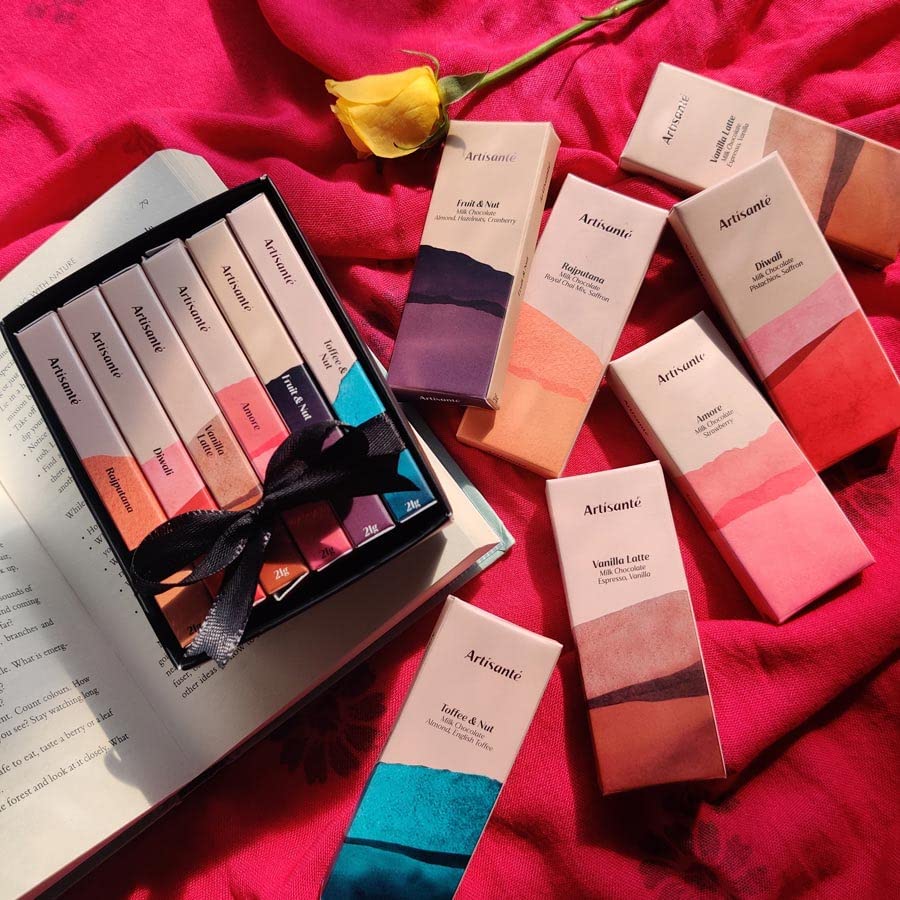 Artisante Mini Milk Chocolate Tasting Library Of 6 X 21G | Luxury Milk Chocolate | Artisante | Gift Pack, 126 Gram