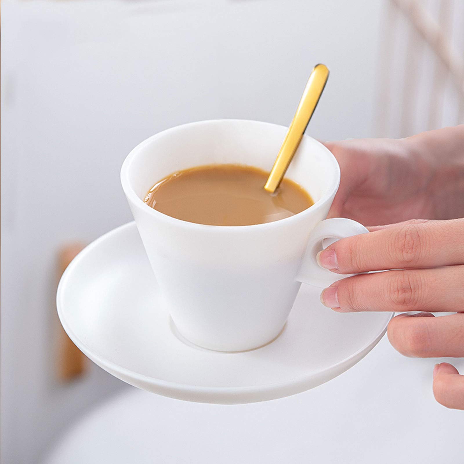 Kubek Suet Jade Porcelanowa filiżanka do espresso ze spodkami Kubek do kawy Elegancki urok Ceramiczne filiżanki do herbaty Kubki do herbaty i kawy (wielokolorowe 6,8 uncji)