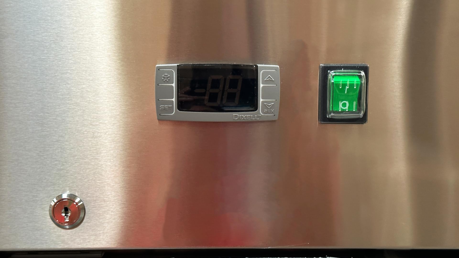 Commercial Upright Freezer, 27"W, Stainless Steel, Digital Temperature Control, Heavy Duty Shelves, Auto Defrost 23 Cu.Ft. Etl Kf-23b1 on Fridge.com - View 5
