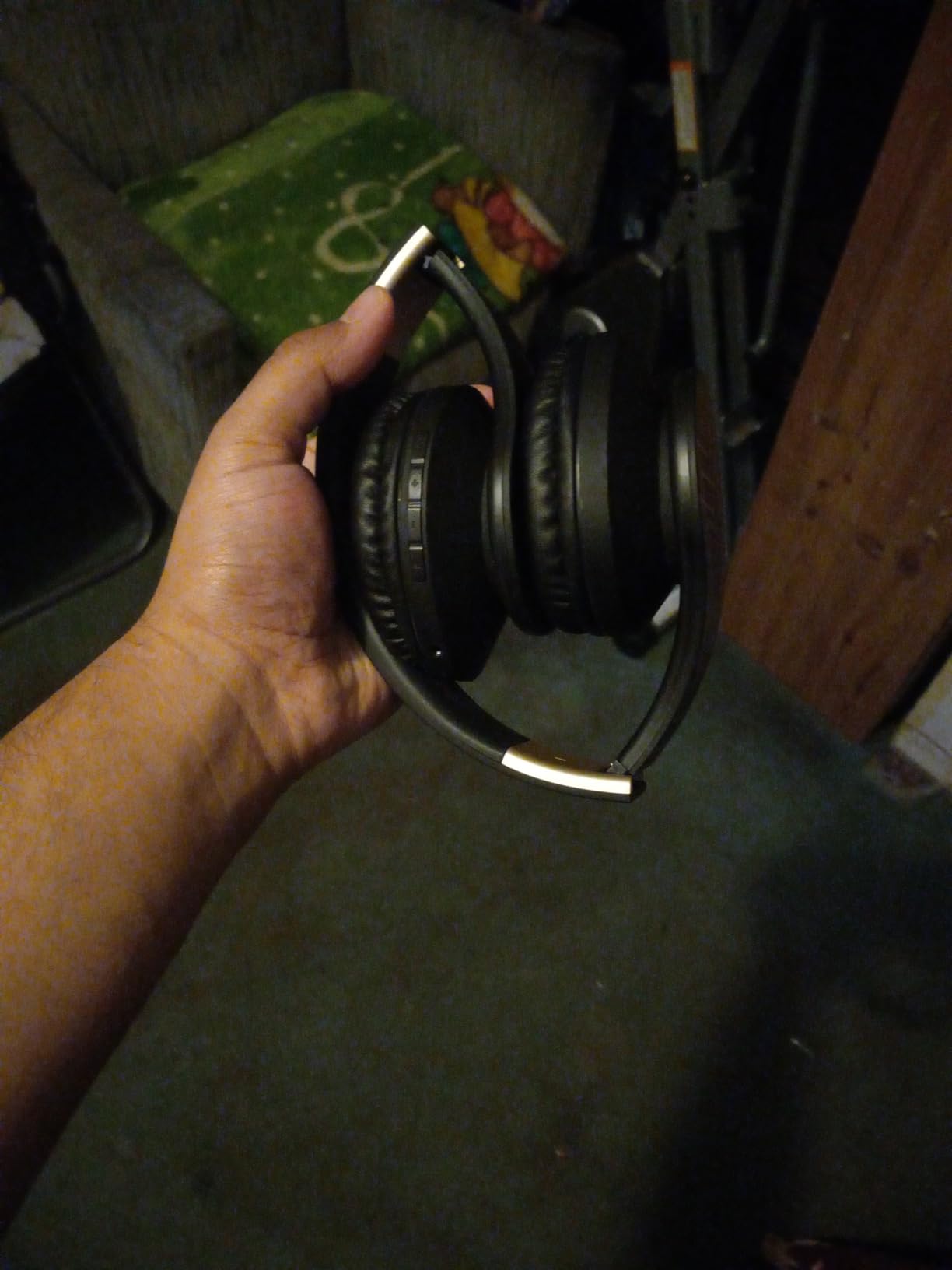 Best head phones hands down!!!.