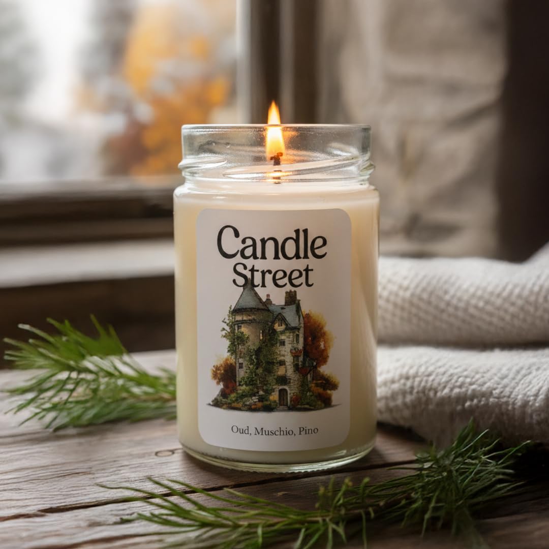 3x2 Candle Street - Set 3 Candele Profumate Grandi 275g | Lunga Durata 60h | Sandalo Patchouli Ambra, Oud Muschio Pino, Cioccolato Caramello Biscotti | Idea Regalo Casa e Relax | Profumo d'Autunno
