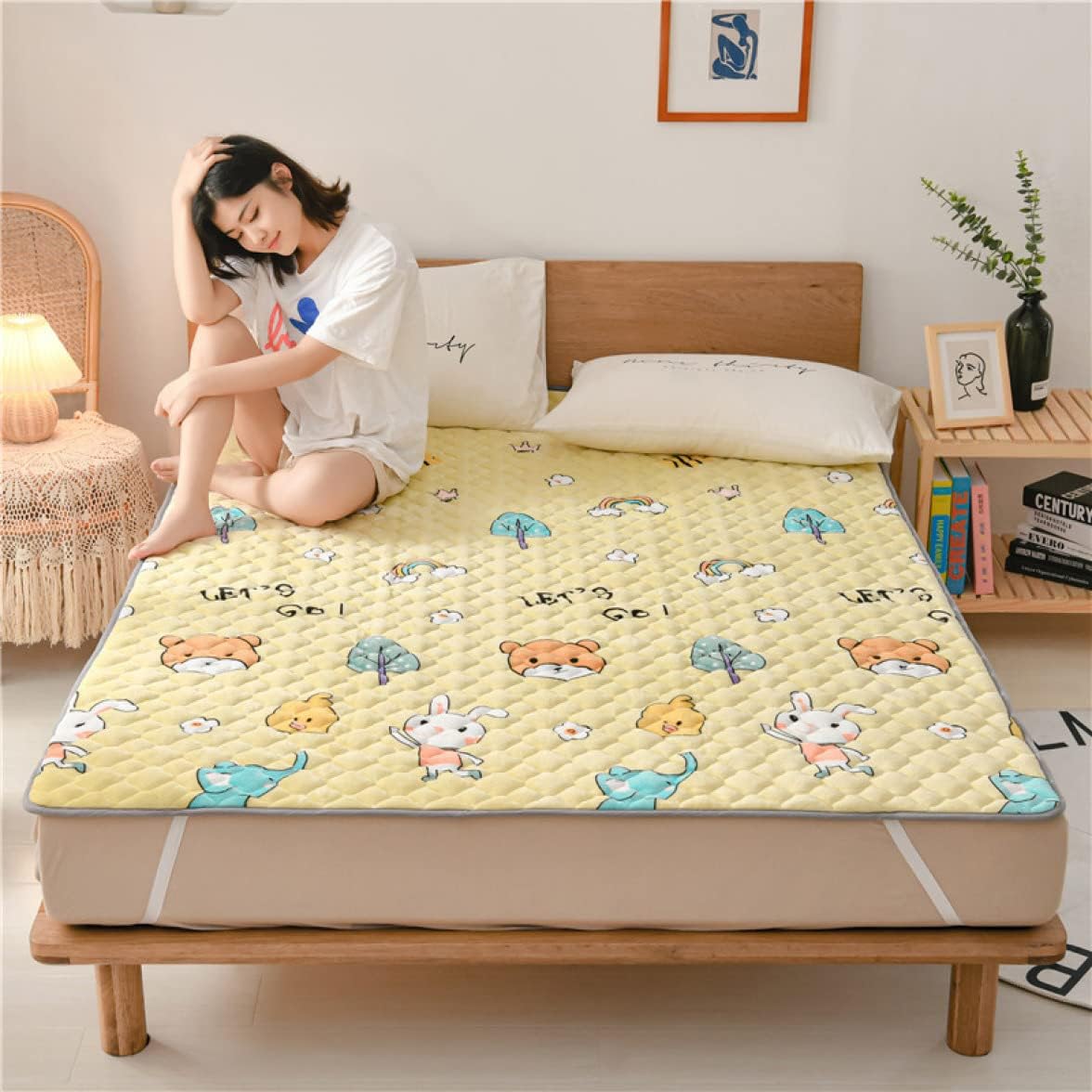 Plain Soft Bed Pad with 4 Elastic Bands Perfect for Sleeping Washable Comfortable to Sleep on Can be Used All Year Round Bed Pad Mattress Pad Mattress Cover (Light Pink 180 x 200 cm)