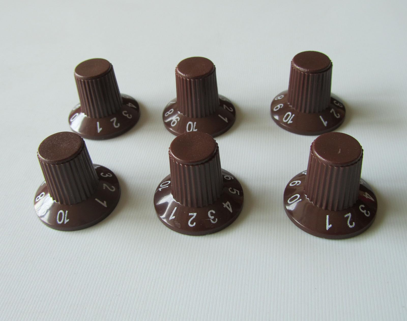 6X Chocolate Brown Guitar AMP Amplifier Skirted Knobs for