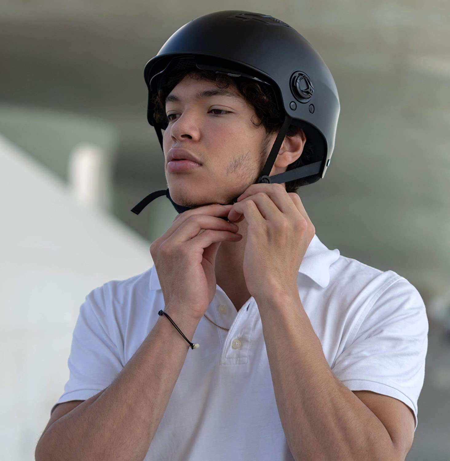WESTT Escape I Casco da skateboard con visiera solare I Casco da skateboard leggero I Casco da BMX e bici I Casco Inliner I Uomo e donna con cinturino regolabile