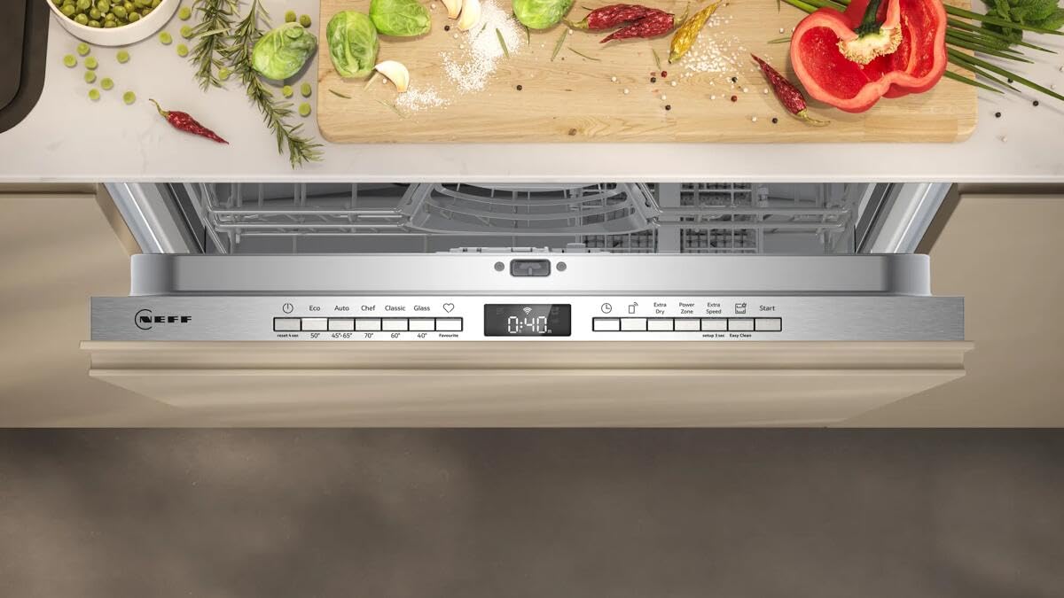 NEFF Lave-vaisselle intelligent, entièrement intégré, 60 cm, avec panier à couverts, nettoyage puissant avec Chef 70 °C, panier supérieur réglable en hauteur, bouton favoris, info Light, Aqua Stop