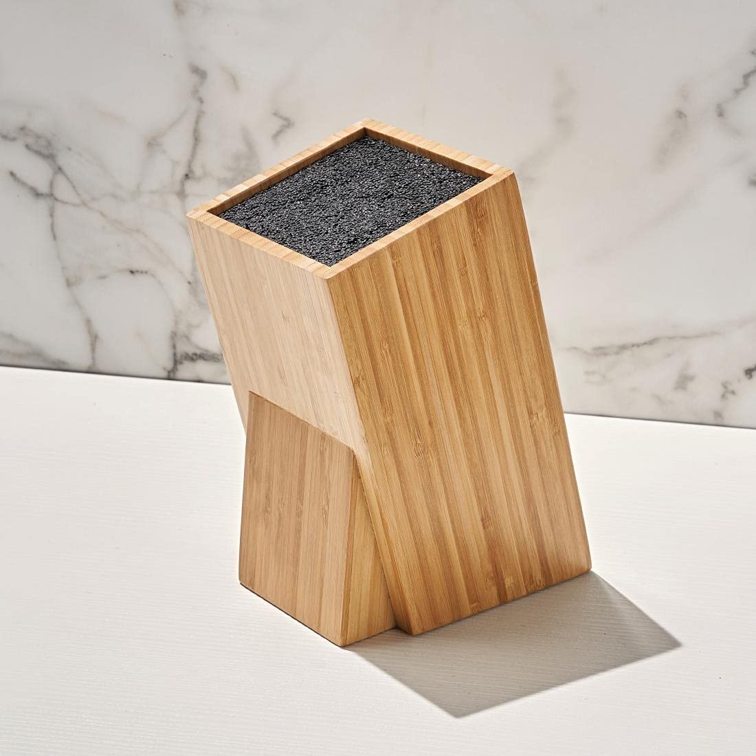Vogue Bloc couteaux universel en bois, taille : 24,5 (H) x 12 (L) x 15,5 (P) cm, s'adapte à n'importe quel couteau, léger angle pour un accès facile, chefs professionnels et amateurs, CP862