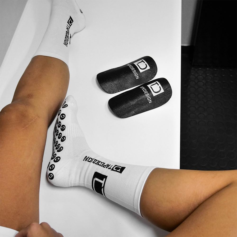 TAPEDESIGN® - Performance Shinguards 2.0 (Black Edition) ochraniacze piszczeli, piłka nożna, dla mężczyzn i kobiet, dzieci, czarne ochraniacze na golenie piłki nożnej, indywidualnie dopasowane,