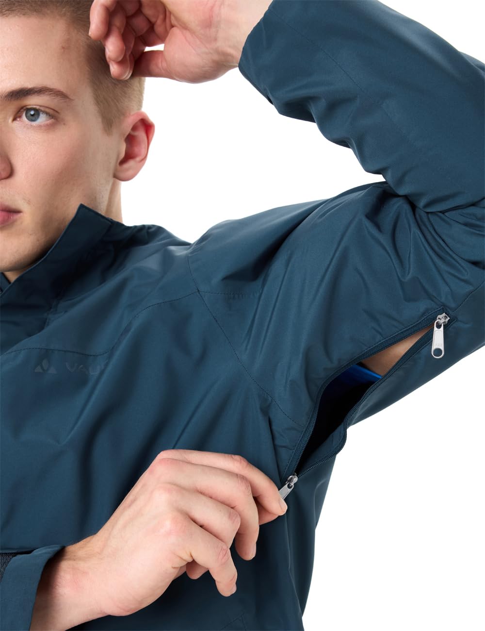 VAUDE Sportliche Jacke für ambitionierte Wandertouren, verstellbare Kapuze und UnterarmreiÃŸverschlüsse, Wasser- und Winddicht, PFAS-frei