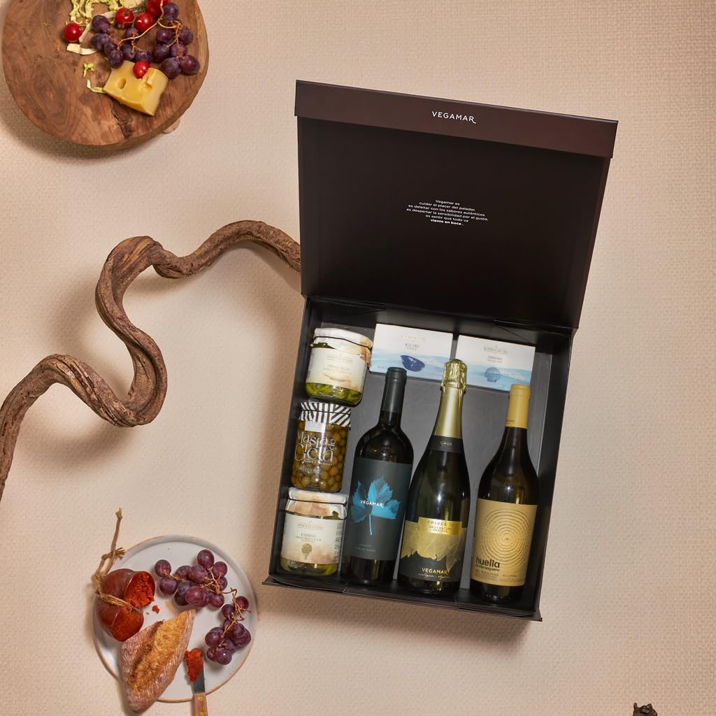 Vegamar Lote Gourmet Navidad en Caja Regalo – 3 Vinos (Tinto Reserva, Blanco Huella Merseguera, Cava Brut Nature) + Aceitunas, Alcachofas, Piparras, Mejillones y Zamburiñas