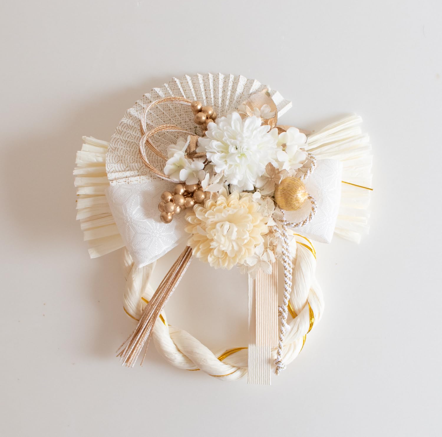 Amazon｜正月飾りカラー しめ縄 白縄 雪姫(ゆきひめ) リース 19cm×19cm