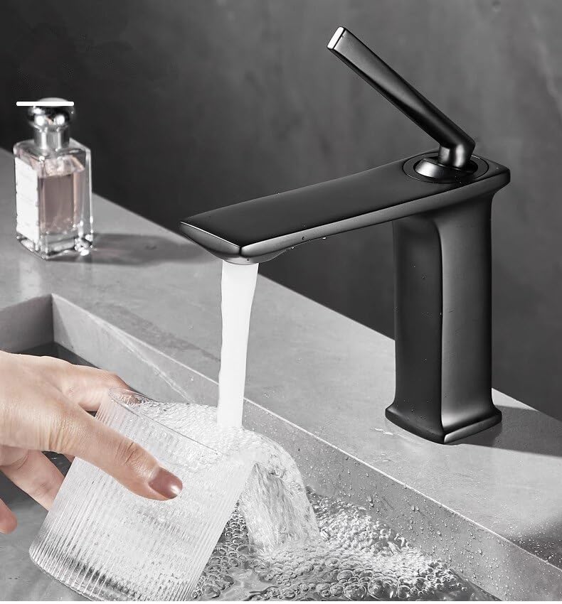 Robinet de lavabo en laiton noir le luxe minimaliste pour vasque