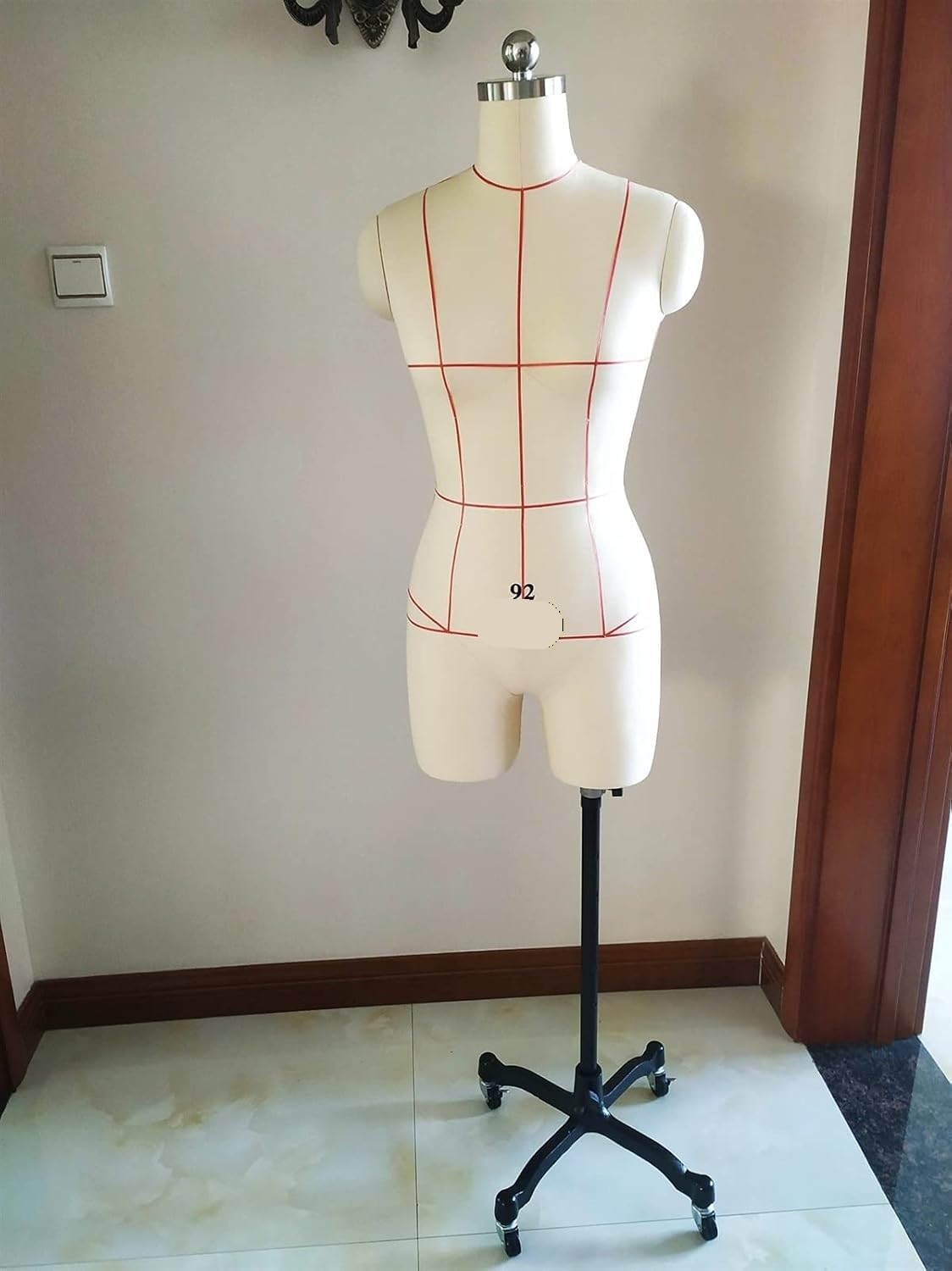 Nähender Schaufensterpuppen-Torso in Übergröße mit Ständer(Medium)