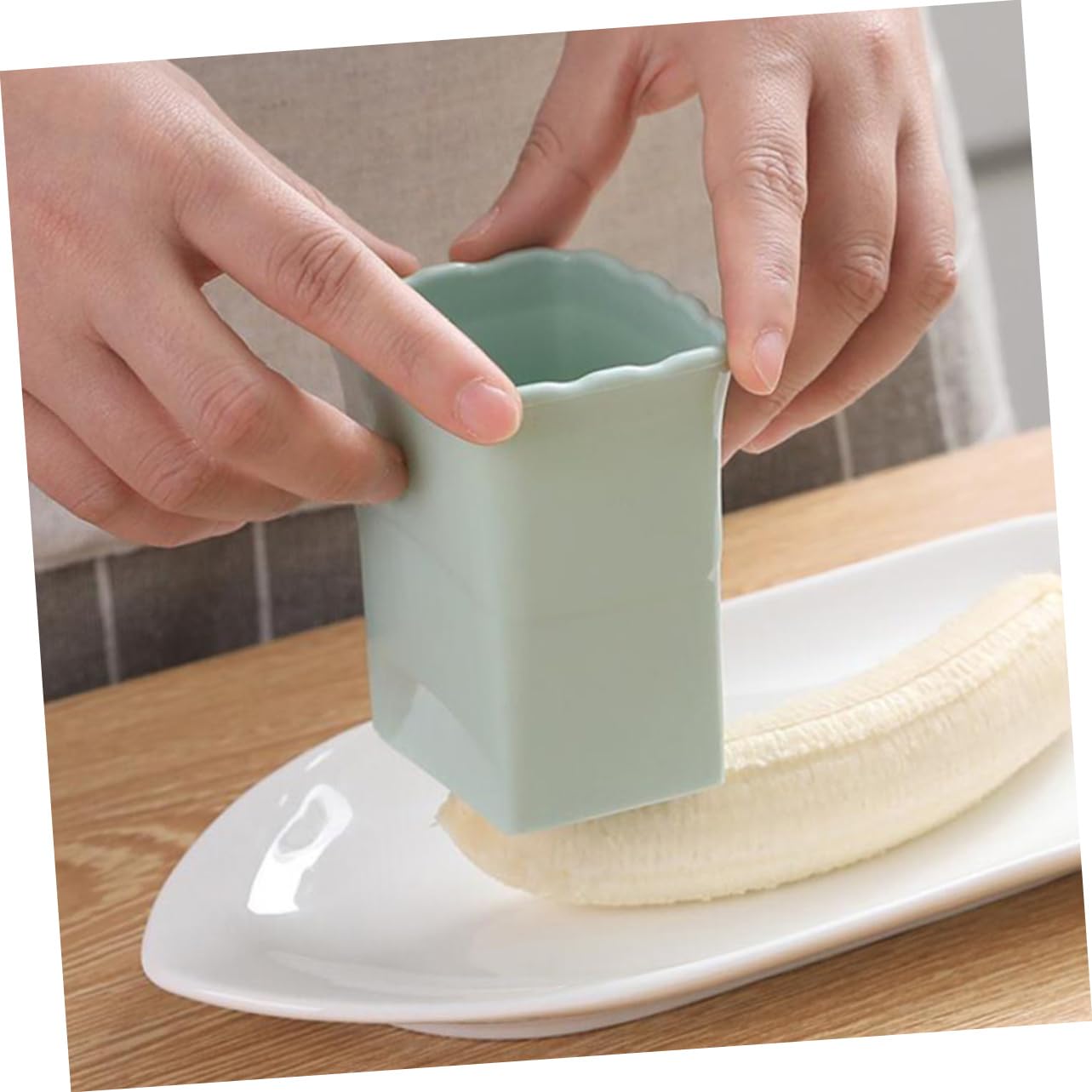 OKUMEYR 2pcs Fruit Slicer Strawberry Tool Home Tools Cheese Slicer Vegimite Strawberry Cutter Food Choppers Household Slicer Handheld Slicer Cutter Restaurant Supply Small Tools Green