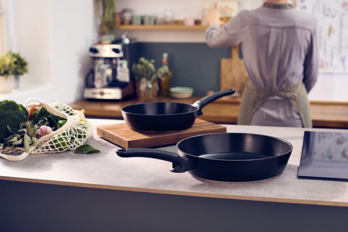 Fissler Ceratal® Evo Classic Pfannen-Set 2-teilig (24 + 28 cm, Orbitschwarz) – Made in Germany, Keramikpfannen hergestellt ohne PFAS/PTFE, CookStar® Boden