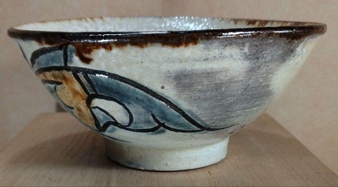窯変美しい！【本物保証】金城次郎 壷屋焼魚文碗 共箱 栞 美品 人間国宝 壺屋焼 Amazon.co.jp: 窯変美しい本物保証金城次郎 壷屋焼魚文碗 共箱