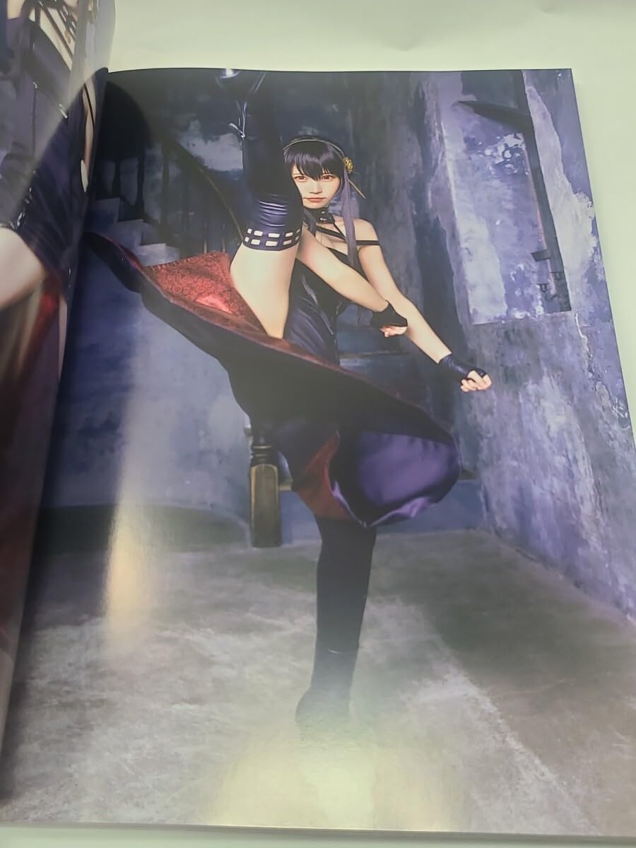 Amazon.co.jp: サイン入り えなこ 写真集 cosplayer 2 コスプレ 初版